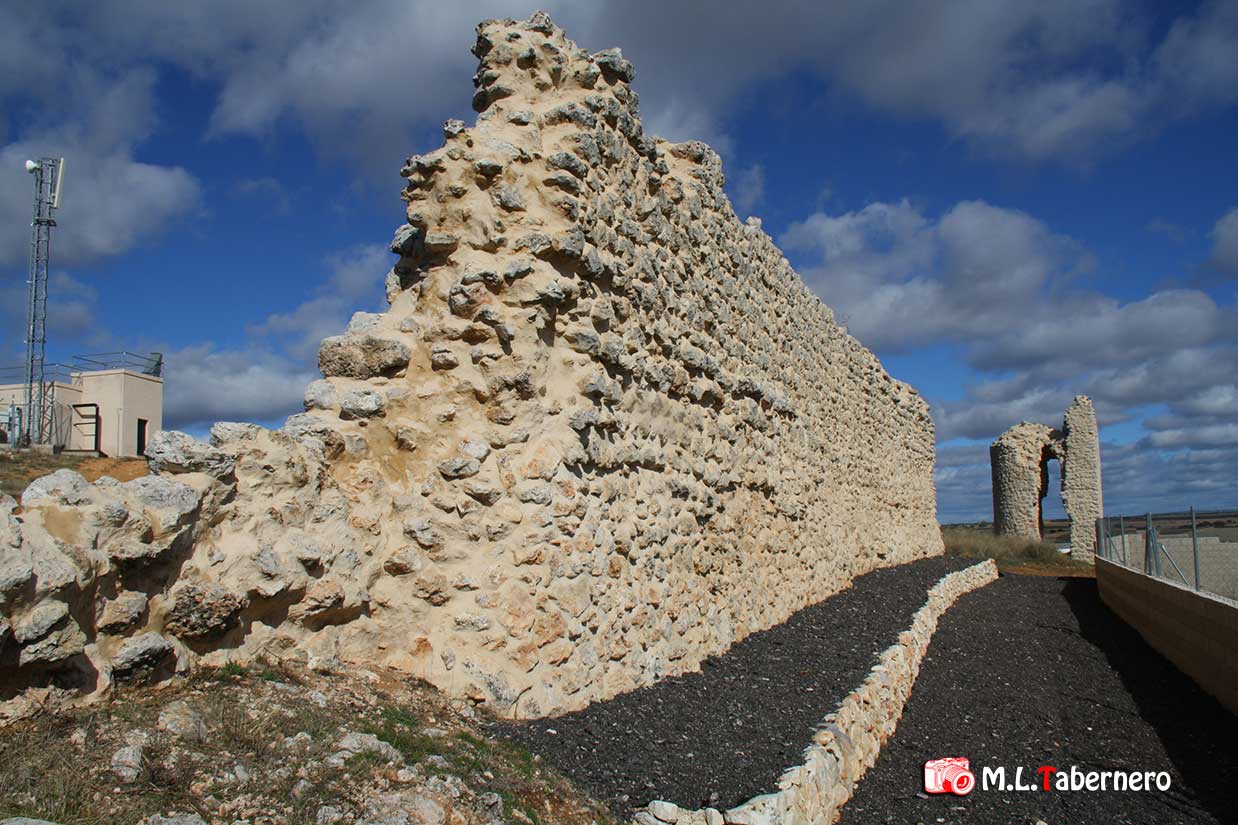 Mora-Cantana-restos-amurallados